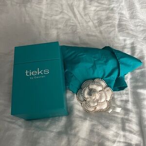 Tieks Accessories with Pearlescent Flower
